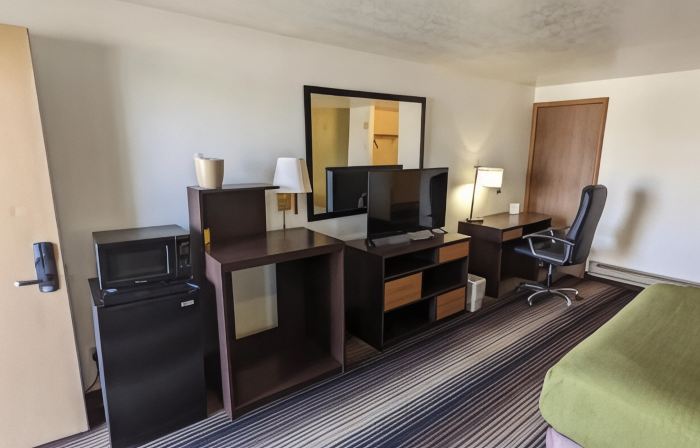 Super 8 by Wyndham Wells