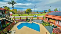 Early Australian Motor Inn - parking