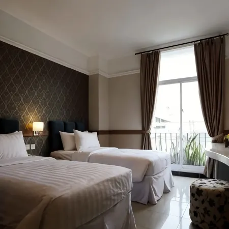 Amarelo Hotel Solo