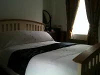Queen in the West Hotels in Lincoln District
