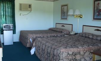 Thruway Holiday Motel