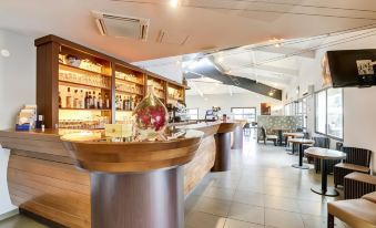 Hôtel Restaurant Akena la Brède