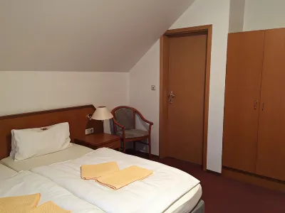 Zur Krone Hotels in Garbsen