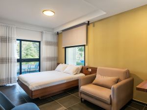 Olala Carmel Suites