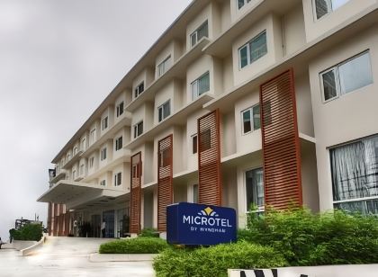 Microtel by Wyndham Acropolis