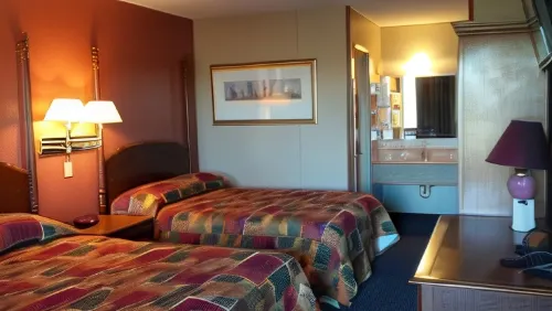 Carefree Inn Flatonia