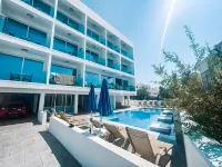Sunny Blue Hotel - Homestays