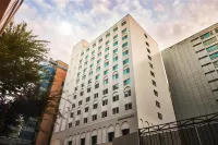 The Connoisseur Residence Hotel
