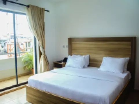 Hotel Capitol โรงแรมในOjodu