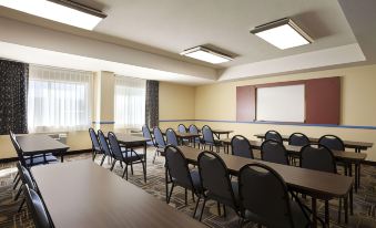 Days Inn & Suites by Wyndham Rancho Cordova