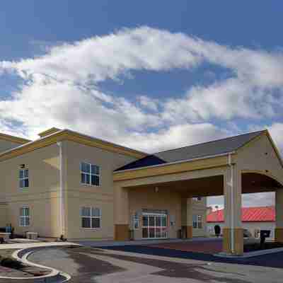 La Quinta Inn & Suites by Wyndham Lexington Park - Patuxent Hotel Exterior