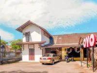Rajasa Hotel Hotels near Borobudur Temple