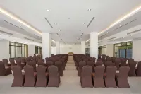 Eastin Thana City Golf Resort Bangkok – Free Scheduled Shuttle from Hotel to Suvarnabhumi Airport - Business