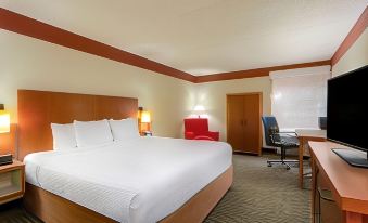 La Quinta Inn & Suites by Wyndham Charlotte Airport North