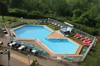 Le Neoulous Hotels in Céret