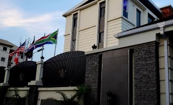 De Bullion Hotels