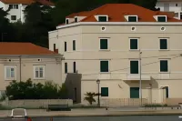 Heritage Hotel Tisno Hotels in der Nähe von Dječje igralište Perla Nero