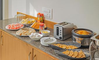 Treebo Castle Rock Inn