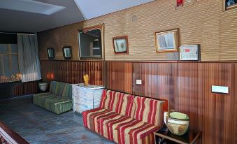 Hotel OS Pazos Familiar - Housity