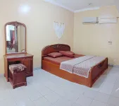 Carita Beach Front - Lippo Kondominium Hotell i Caringin