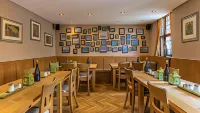 Weinhotel des Riesling Zum Grünen Kranz فنادق في روديشيم