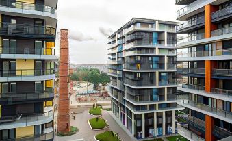 WaterFront City Apartments by UrbanRent