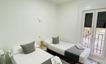 2. Hostal N..