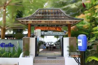 Sahabat Pantai Guest House Mitra RedDoorz Hotels near Pulau Kelayang