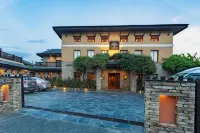 Temple Tree Resort & Spa فنادق في 