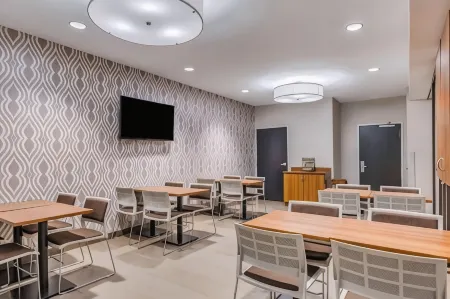 Microtel Inn & Suites by Wyndham Sweetwater Отели в г. Роско