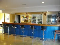 Kurrimine Beach Motel - Barer