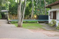 Gedara Villa Hotels near Chathurya Tex