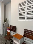 THE VCLUB Hotel & Hostel Hotel dekat Stasiun Kereta Tugu