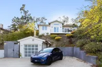 Bright 4 Bedroom Mountain View Home By Arts Plaza - 무료 와이파이