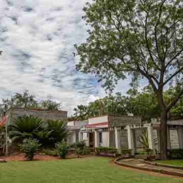 Kstdc Hotel Mayura Bhuvaneshwari Kamalapur Hotel Exterior