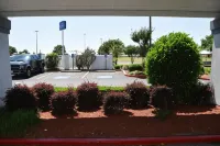 Baymont by Wyndham Texarkana - Parking