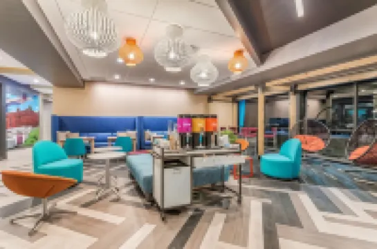 Tru by Hilton Madison West