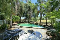 Bargara Gardens Boutique Villas Hotels in Bargara