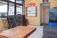OYO 90080 Kay Inn Kerteh Hotels in Kerteh
