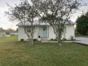Newly Renovated Cozy Place Minutes from the Lake