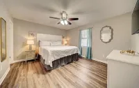 TWISTED TURTLE! 3bed/2bath home with POOL & GAME ROOM in Historic St. Andrews! Hotels near The Little Mustard Seed