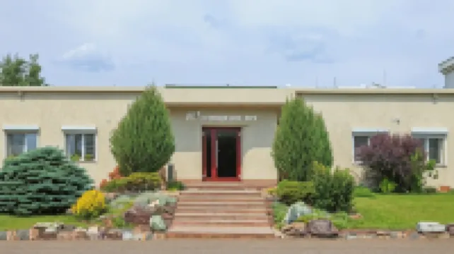 Свисс Хауз (Swiss House) Отели в г. 