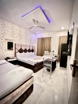 Swaran Hotel - balcony