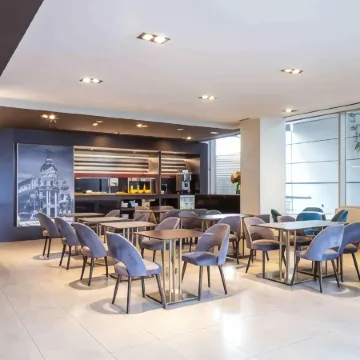 Suites Viena Plaza de España Отели рядом с достопримечательностью «Небоскреб "Испания"»