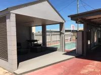 Plantation Park Motor Inn Hotel di Ayr