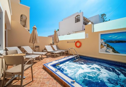 안토니아 호텔의 수영장