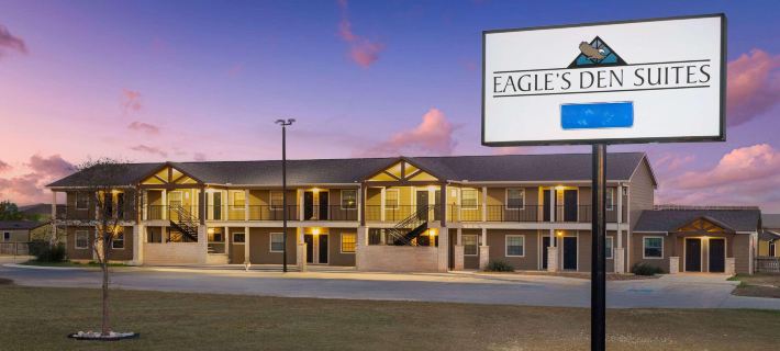 Eagle's Den Suites Cotulla a Travelodge by Wyndham Hotels in Cotulla