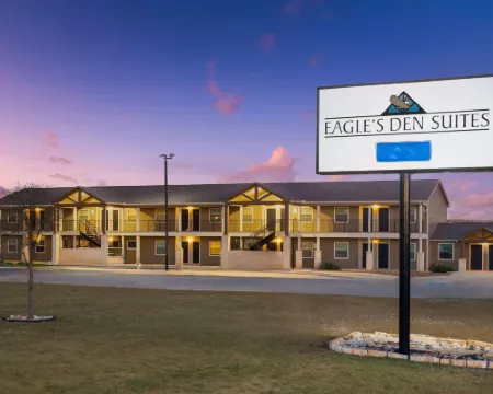 Eagle's Den Suites Cotulla a Travelodge by Wyndham Hotels in Cotulla