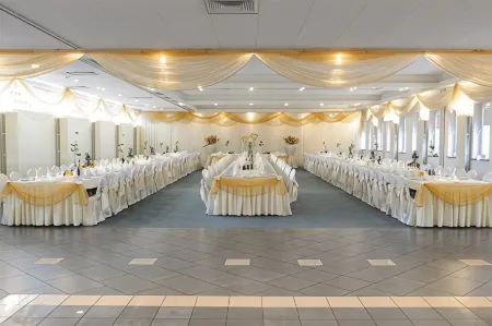 ibis Styles Warszawa West Отели в г. Ожарув-Мазовецкий