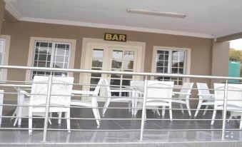 South Court Inn